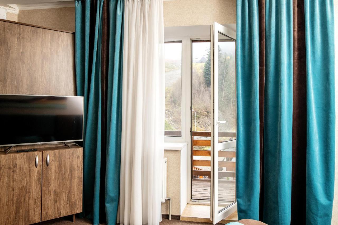 Private Rooms In Hotel Lift 1R Bukovel Eksteriør bilde
