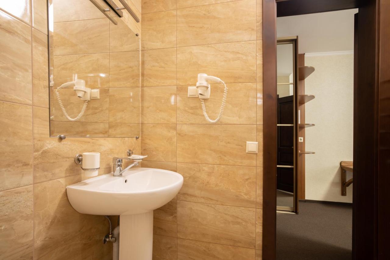 Private Rooms In Hotel Lift 1R Bukovel Eksteriør bilde