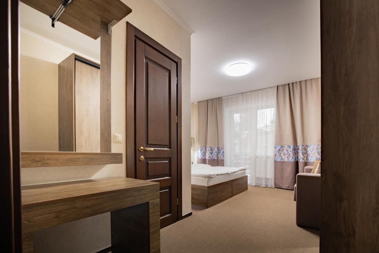 Private Rooms In Hotel Lift 1R Bukovel Eksteriør bilde